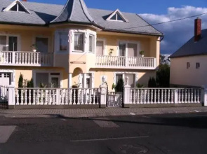 Kis Apartmanház