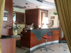 La Pace Hotel