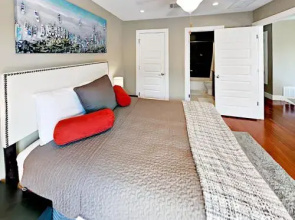 2111 Melridge Place Townhouse - 2 Br condo by RedAwning