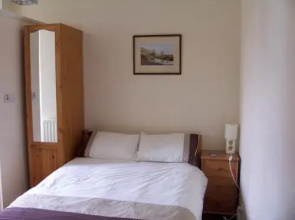 Denecrest Guest House