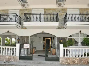 Dionisos Apartments