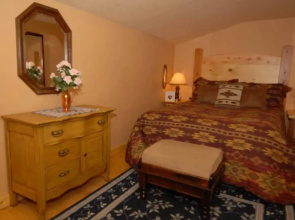 Sunrise Lodge