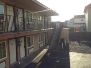 Palms Motel