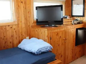Slapwater - 5 Br home by RedAwning