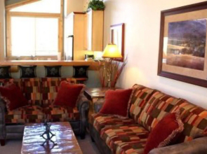 The Sentinels 7 Townhome 2 Br townhouse by RedAwning