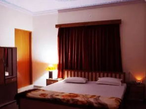 Shivika Lake Hotel