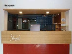 Capital O 28762 Skylark Business Hotel