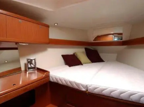 Oceanis 37 Sailing Yacht