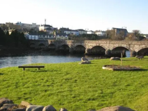 Laune Bridge House Guest Accommodation