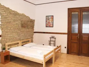 Walking Bed Budapest Hostel