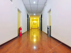 Kyriad Hotel (Jinan Baotu Quancheng Plaza)