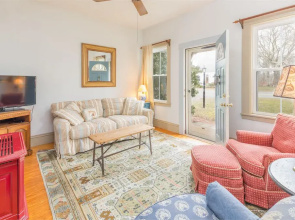 63 Locust Rd Home - 3 Br home by RedAwning