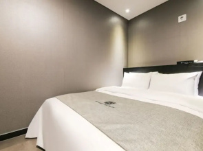 Yangju Hotel Black