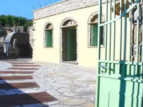 Villa Tripotamos