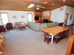 Sweet Virginia Breeze - 5 Br home by RedAwning