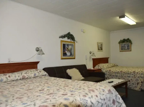 Royals Inn Motel