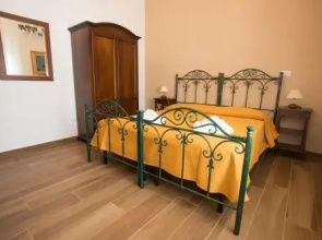 La Coccinella B&B Bed by night LTB