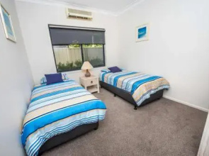 Beach House 72A Marine Drive - Fingal Bay