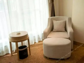 Yin Tong Crown Holiday Hotel