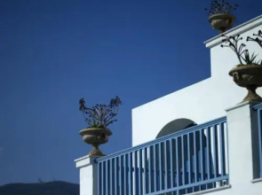 Nikis Village