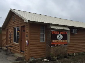 Daisy Motel