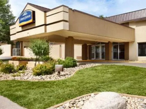 法戈豪生市中心酒店(Howard Johnson Inn Fargo Downtown)