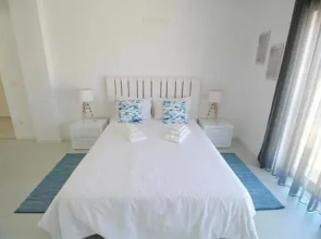 Janelas de Salir- Holiday Apartments - By SCH