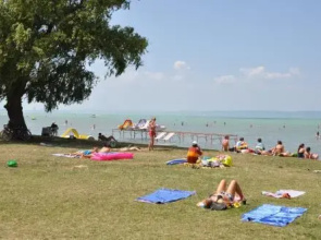 Happy Camp mobile homes in Camping Village Aranypart