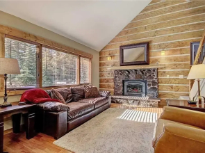 4033 Ski Hill Rd (Private Home with Hot Tub)