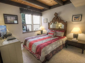 Townhouse in Center of Tahoe's North Shore