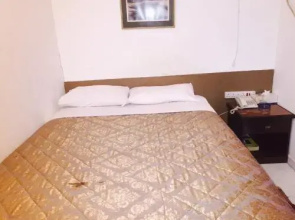 Gold Plaza Guest House