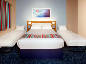 Travelodge Macclesfield Central