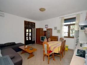 Apartments Kiki 150 METERS TO THE BEACH