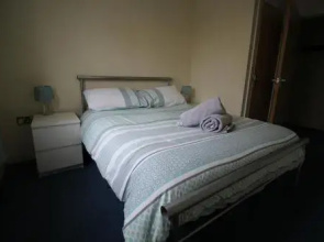 Central Apartment by Cardiff Holiday Homes