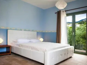 Trapezaki Captains Villa