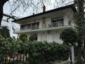 Litsa Haus Estate Residences