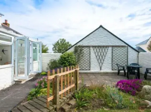 One Old School Cottages