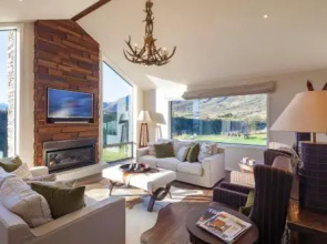 Kawarau Lodge Ski Golf Or Relax In Style BBQ