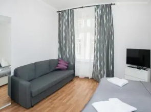 Ruzova Apartment By Ruterra