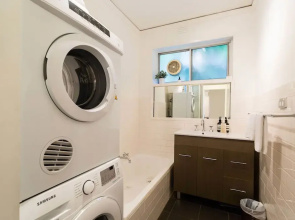 SELENA, 2BDR South Yarra Apartment