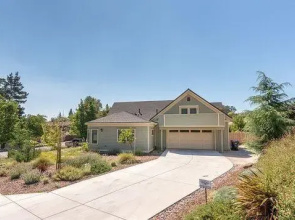 Luxury Style and Great Outdoor Living 4 Br home by RedAwning