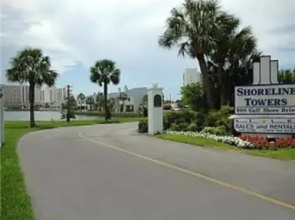 Shoreline Towers by Holiday Isles