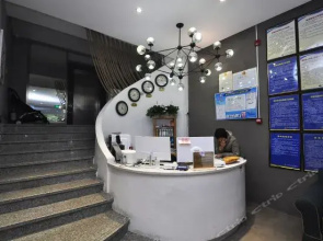 Qingmu Hotel (Nanjing Jiangdongbei Road Provincial Maternity and Child Health Care Hospital Shop)