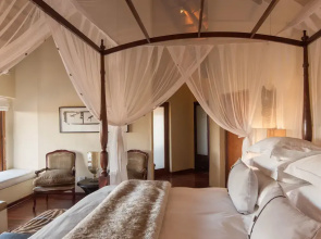 Royal Madikwe Luxury Safari Lodge