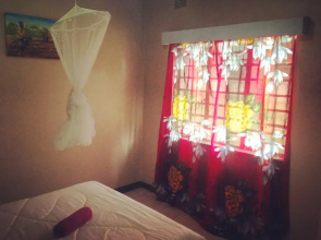 Kumunzi Backpackers