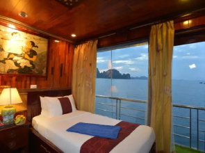 Oasis Bay Classic Cruises