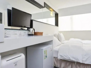 Clover Twin Room 1- near Zhongshan Junior High School Station