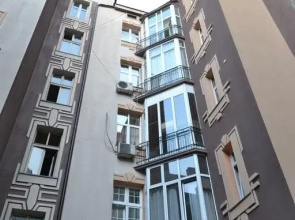 Square 11