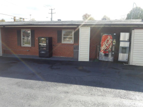 OYO Palm Leaf Motel