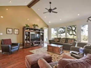 4BR 3BA Spicewood House with Impressive Views by RedAwning